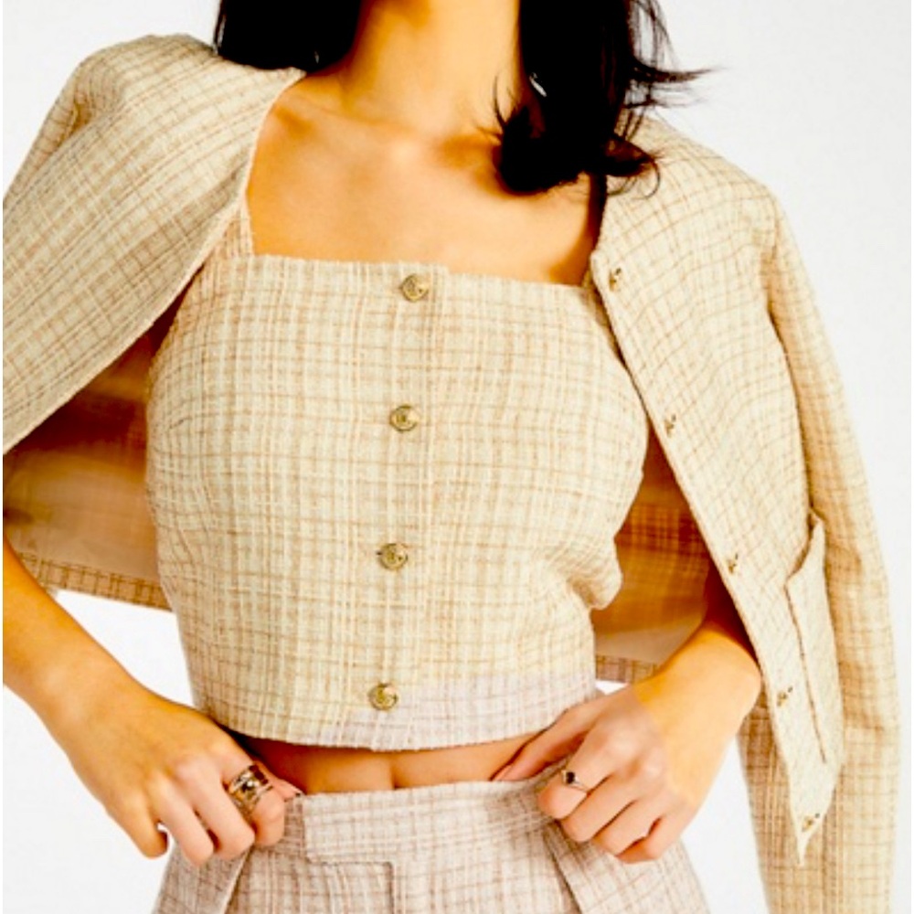 **NWT**Tweed button front top size ex small